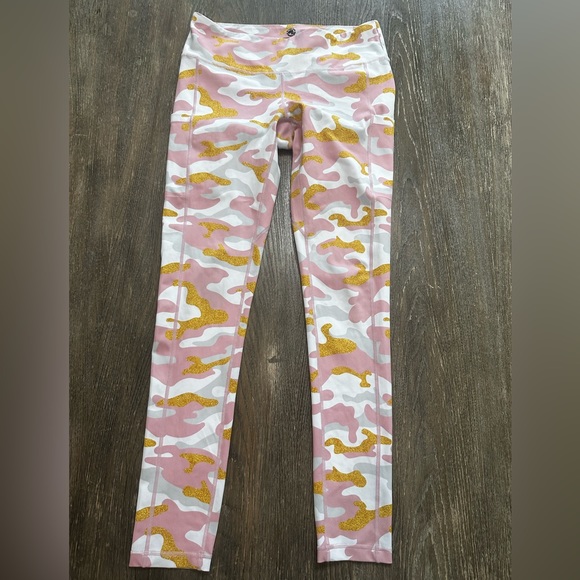 Feed Me Fight Me: FMFM pink camo leggings. Size Medium - Picture 3 of 13
